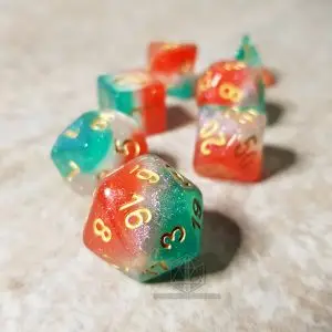 Set di dadi poliedrici Golden Italy a strati trasparenti verde, bianco e rosso con glitter e numeri dorati
